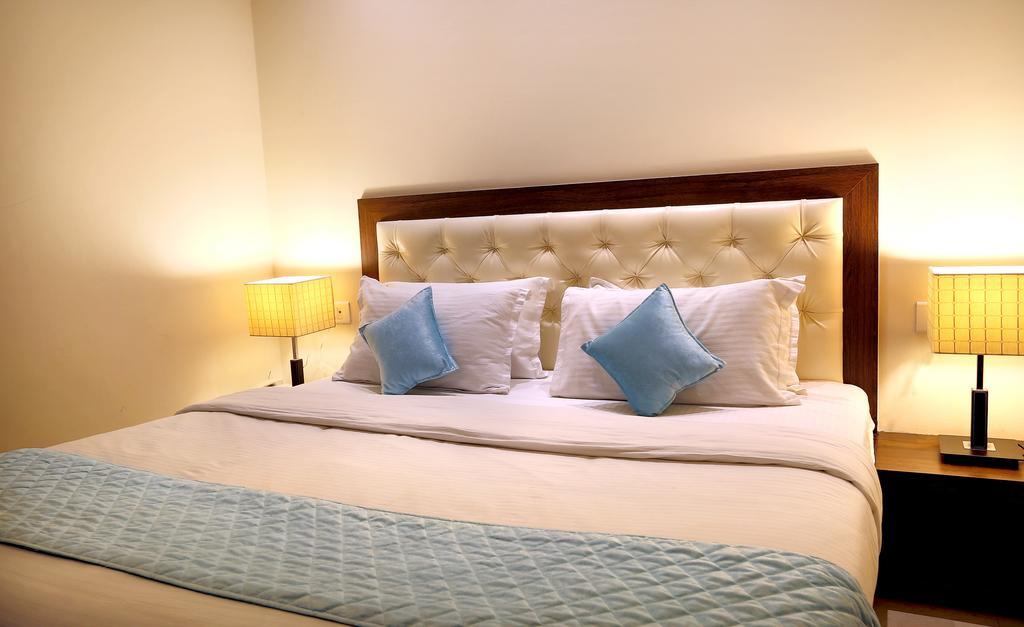 Hotel Rk Grande Ludhiana Dış mekan fotoğraf
