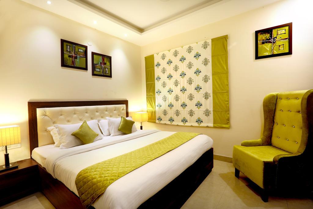 Hotel Rk Grande Ludhiana Oda fotoğraf